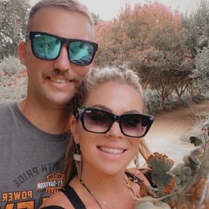 Meet your Posher, Carla